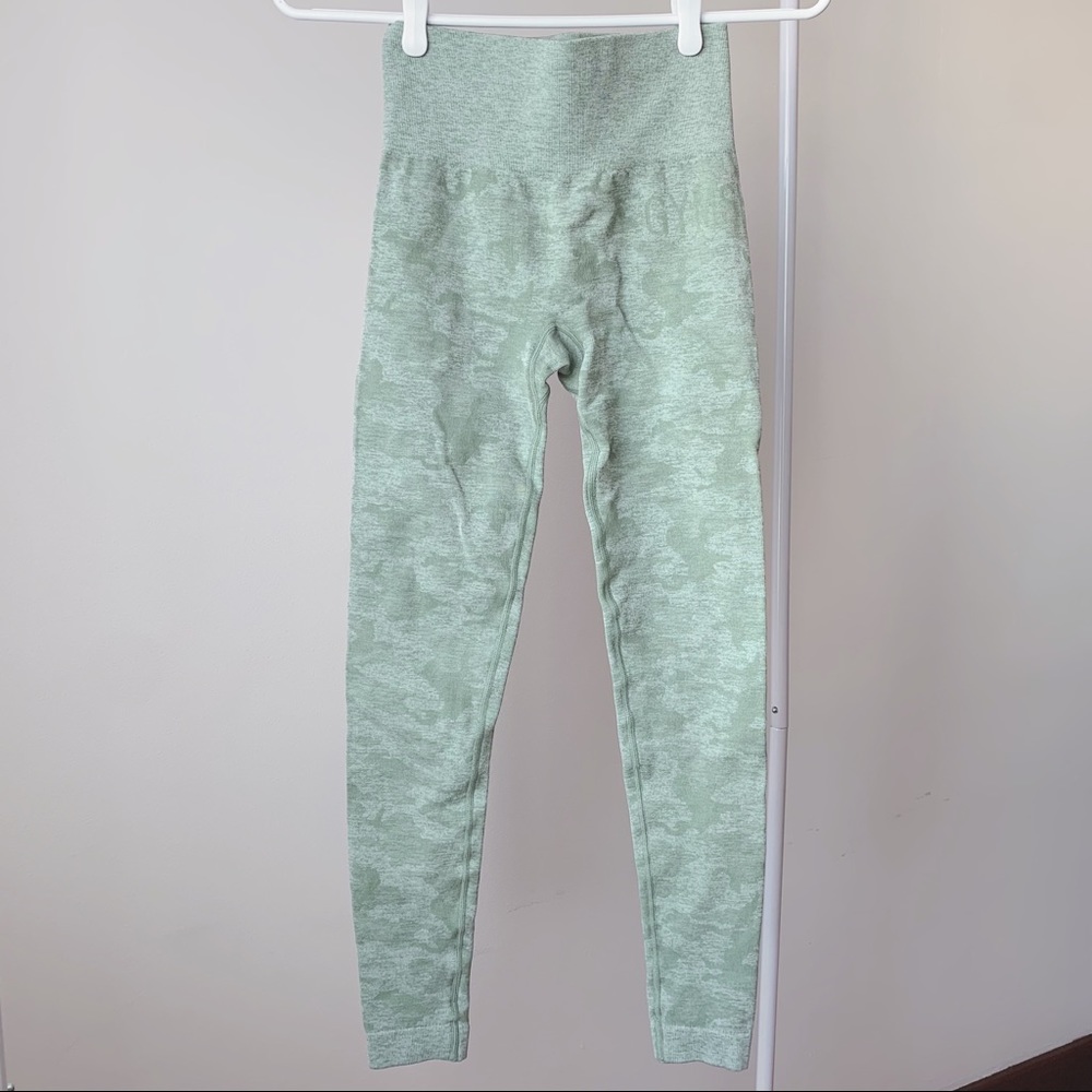Gymshark Camo Seamless Three Piece Set - Picture 11 of 15